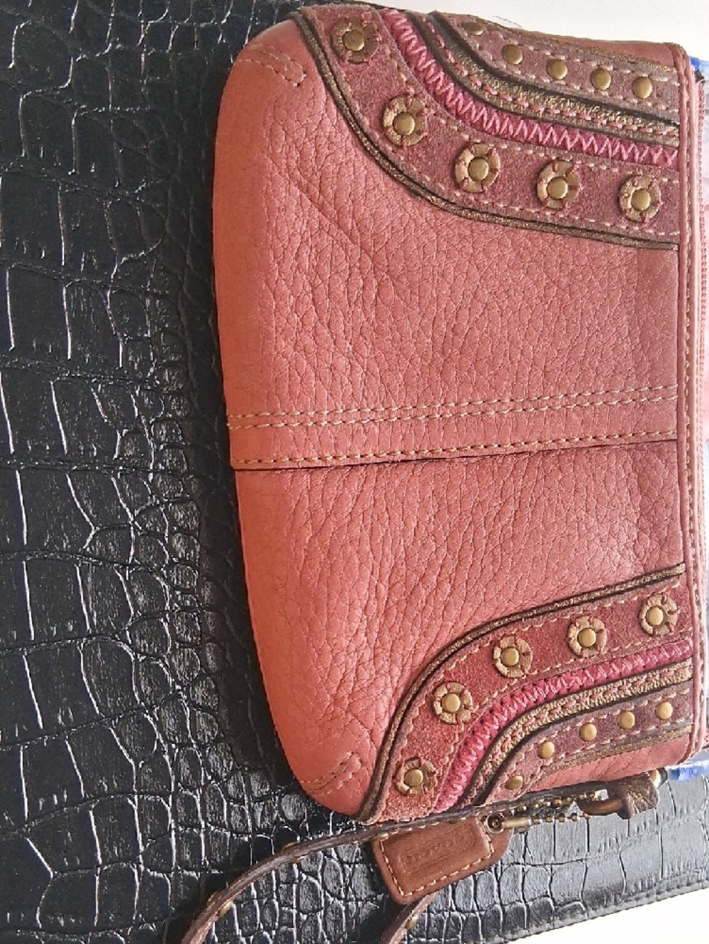 Vintage Coach Pink Leather Studded Wristlet - Picture 3 of 12